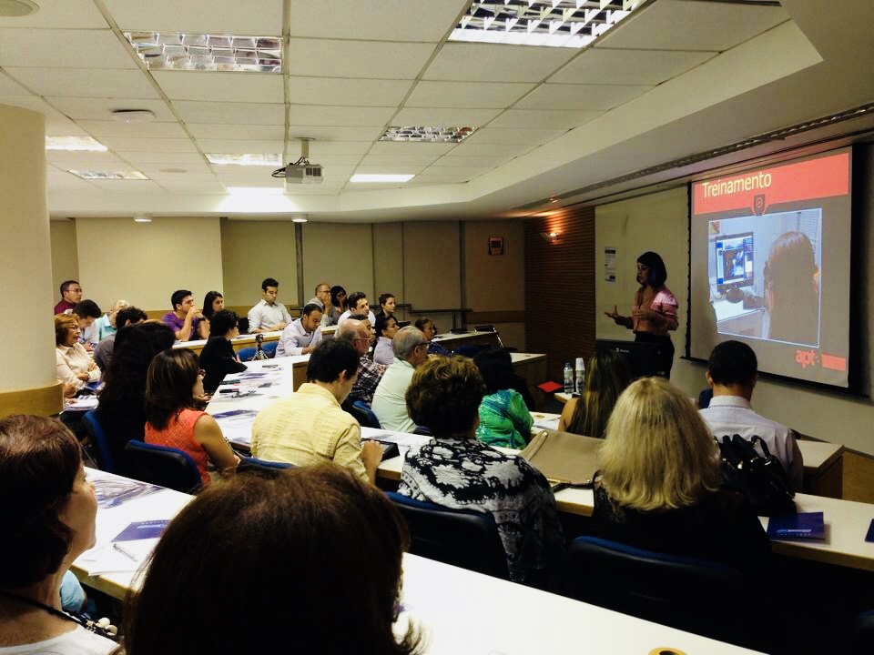 Aula na FGV para líderes em Saúde Desenvolvimento de Liderenças de Alta Performance - Nazareth Ribeiro