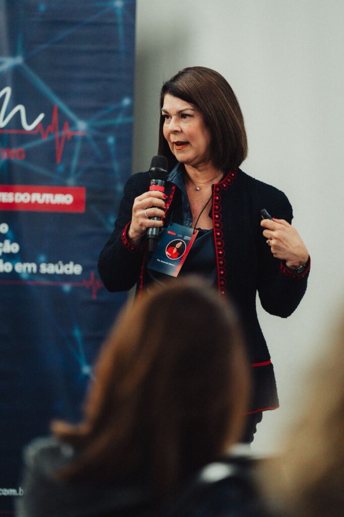 palestra no II Simpósio de Tecnologia e Gestão em Saúde